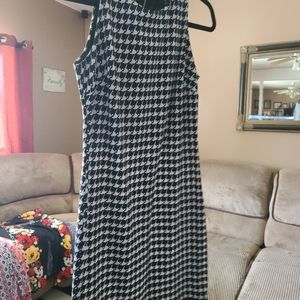 Enfocus Studio dress. Black and white size 6